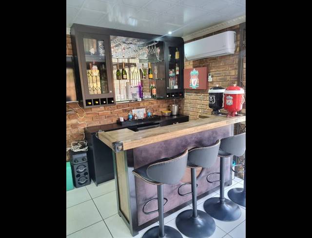 4 BEDROOM HOUSE FOR SALE IN SUNWARD PARK